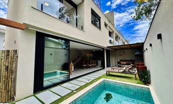 Imagem: Casa Pé na Areia com 4 Suítes com Piscina