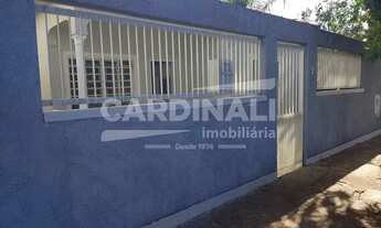 Imagem: Casa com amplo quintal. Ótima localização