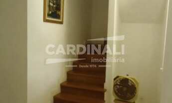 Imagem 4: Casa de três dormitórios sendo um suíte em condomínio fechado