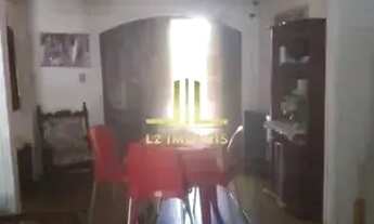 Imagem: Casa à venda em rua pública