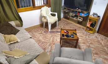 Imagem 6: Casa com 2 vagas de garagem para carros pequenos