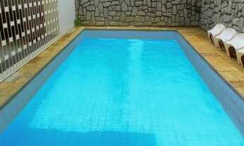 Imagem 2: Casa duplex a venda com 3 suítes e piscina no Conjunto Ômega 1 - Quintino Cunha