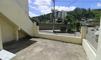 Imagem 2: Bairro Santos Dumont / Aluga se Casa + kitnet / Área externa e garagem / Ótima localização
