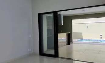 Imagem 7: Casa Nova e Completa no Condominío Quinta do Lago com 3 suítes, piscina e fino acabamento