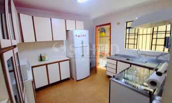 Imagem 3: Casa com quatro quartos e duas suites