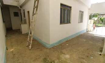 Imagem 5: Bairro Santos Dumont / Aluga se Casa + kitnet / Área externa e garagem / Ótima localização