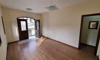 Imagem 3: Casa com 3 quartos (01suíte) na Praça Catulo