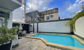 Imagem: Casa com 4 Quartos à venda, com 264m²perto