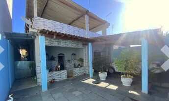 Imagem: Casa dúplex, terreno nos fundos, próximo