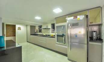 Imagem 5: Sobrado para venda com 4 quartos em Sítio Cercado - Curitiba - PR - Abaixo da Avaliação