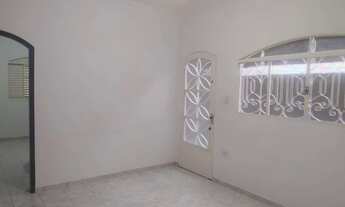 Imagem 2: Casa para aluguel com 140m², com 3 quartos sendo 1 suite no Jardim Valparaiba