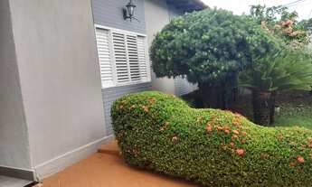 Imagem 3: Casa para venda no altos do Coxipó, possui 258m2 de área construída, 4 quartos, sendo dois