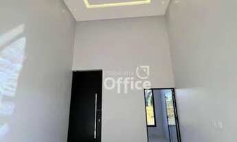 Imagem 4: Casa com 3 suítes no condomínio Gaudí com piscina