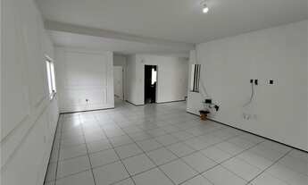 Imagem 4: ALUGUEL - CASA DUPLEX COM 3 SUÍTES NO ARAÇAGY