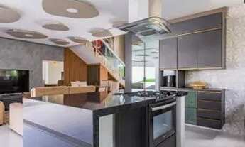 Imagem 6: Casa de condomínio para aluguel tem 318 metros quadrados com 4 quartos