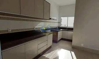 Imagem 6: Casa de condomínio para aluguel tem 220 metros quadrados com 6 quartos