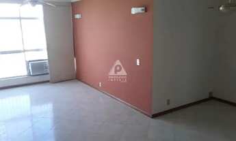 Imagem 2: Apartamento de 130m2, claro, arejado, vista livre, andar alto, 4 quartos, localizado entre