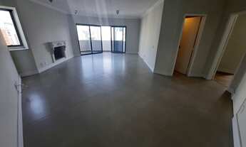 Imagem 2: Apartamento para aluguel possui 176 metros quadrados com 4 quartos