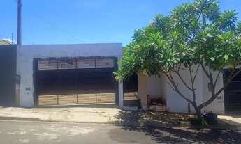 Imagem: Vende-se casa no Fraternidade 1