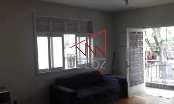 Imagem 2: Casa de rua - Triplex / Residencial / Catete