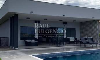 Imagem 5: Porto das Aguas 5 Quartos Sendo 5 suítes Terreno Molhado Piscina Aquecida