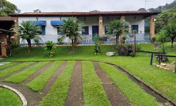 Imagem: Belíssima Fazenda em Catas Altas da Noruega