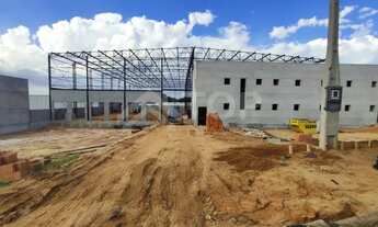 Imagem: Espaço comercial amplo para alugar no Parque