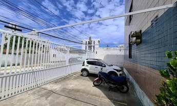 Imagem 2: Amplo apartamento de 2 quartos com vista para o mar