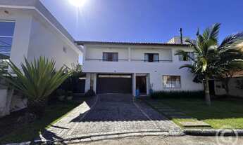 Imagem 5: Casa espaçosa e segura em Florianópolis: ideal para sua família!