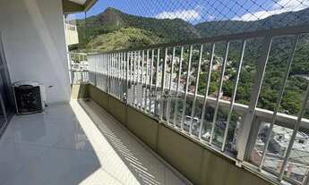 Imagem 2: Apartamento à venda na Rua Desembargador Isidro! São 3 varandas, salão, 4 quartos sendo 1