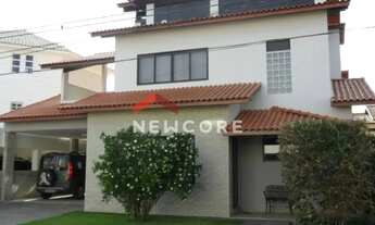 Imagem: Casa de condomínio em Avenida Alberto Lamego