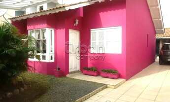 Imagem: Casa térrea com dois quartos e piscina