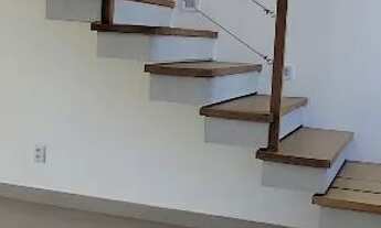 Imagem 4: Viva o Sonho no Novo Campeche: Casa Espetacular a 3 Minutos da Praia