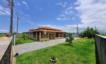 Imagem 5: Residência Exclusiva com Acesso Duplo e Localização Estratégica - Entrada de Garopaba, Gar