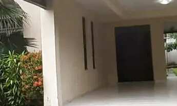 Imagem 2: Comercial: 4 Suítes, 5 WCs, Duas Salas, Coz Ampla, 5 Vagas. Boa para Restaurante, Clínica