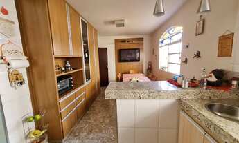 Imagem 3: Casa com 5 dormitórios à venda por R$ 840.000,00 - Alípio de Melo - Belo Horizonte/MG