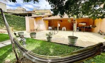 Imagem 3: Casa à venda com 4 quartos no bairro Jardim Amália por R$ 1.350.000,00