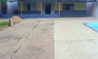 Imagem 2: Casa com piscina