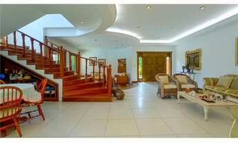 Imagem 5: Que tal viver em uma casa exclusiva a 50 metros do mar com todo o conforto que você merece