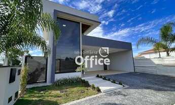 Imagem 3: Casa com 3 suítes no condomínio Gaudí com piscina