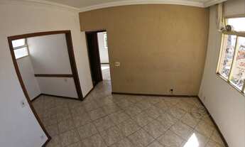 Imagem 2: Apto em predio individual n segundo andar no B. Sagrada Familia