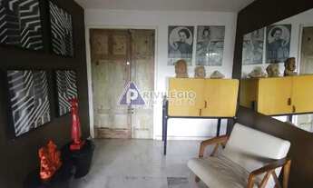 Imagem 5: Espetacular casa, em Santa Tereza, com 4 pavimentos em centro de terreno!