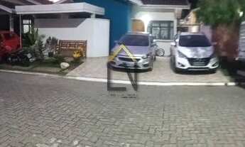 Imagem: Vende-se casa no condomínio Alto de Pinheiros