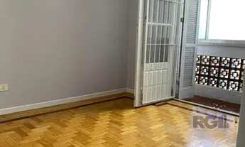 Imagem 2: Apartamento de 2 dormitórios no Centro desocupado