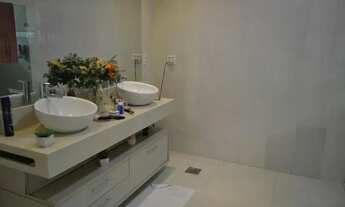 Imagem 2: Excelente Duplex no Residencial Adrianópolis. 5 suítes, piscina, completa com Armários Kit