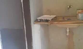 Imagem 3: Aluga se casa de fundos1 quarto cozinha e banheira