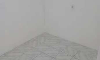 Imagem 2: 2 kitnets e uma casa c/ 2/4