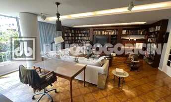 Imagem 2: Leblon, localização privilegiada e nobre, Planta diferenciada com 267 m2, reformado, Frent