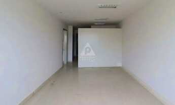 Imagem 5: Sala Comercial no Centro do Rio com Fácil Acesso a Transporte e Comércio