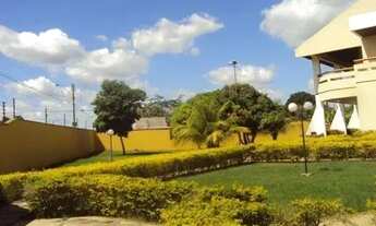 Imagem 2: Luxuosa Casa Duplex com 4 Suítes e Ampla Área de Lazer